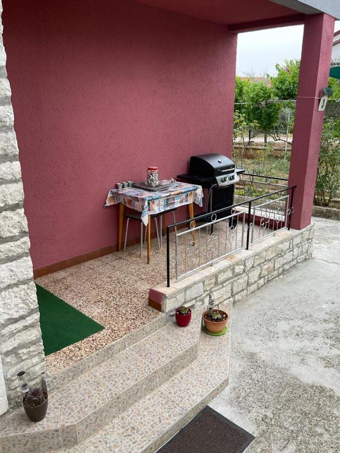 Ferienwohnung Apartman Pcelica Pula Exterior foto