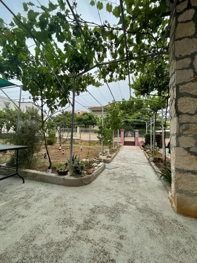 Ferienwohnung Apartman Pcelica Pula Exterior foto