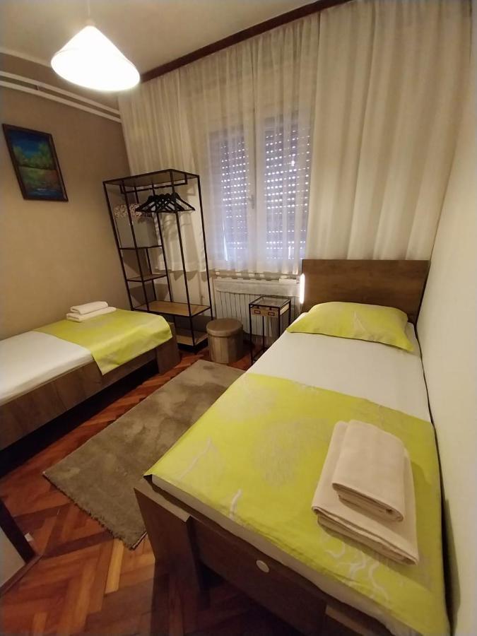 Ferienwohnung Apartman Pcelica Pula Exterior foto